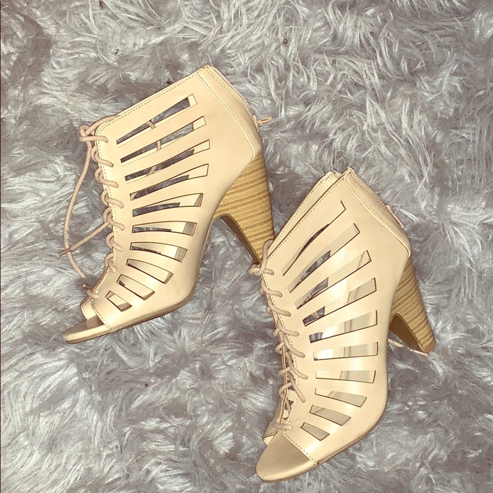 Low Heeled sandals